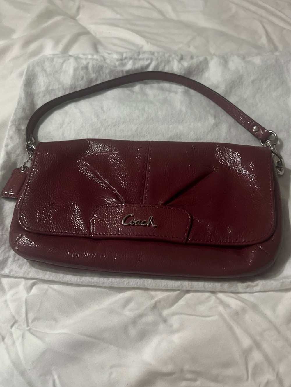 Coach Ashley large patent leather wristlet Euc